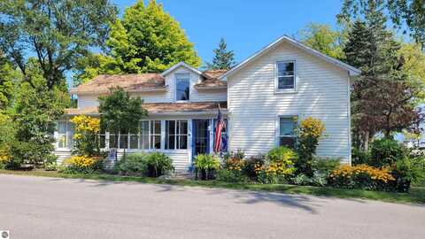 302 N Rose, Northport, MI 49670