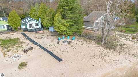 4033 S US-23, Greenbush, MI 48738