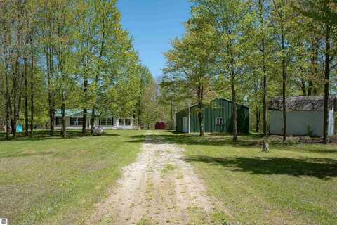 2250 N Coleman Road, Coleman, MI 48618
