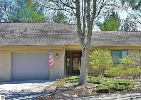 6458 Mission Ridge, Traverse City, MI 49686