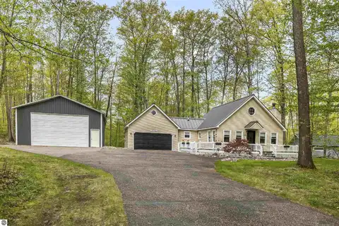 2779 W Higgins Lake Drive, Roscommon, MI 48653