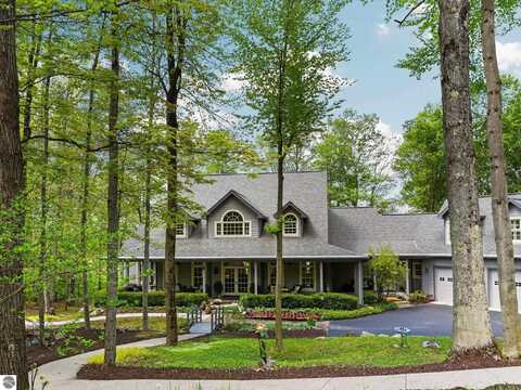 11511 Mountain Woods, Thompsonville, MI 49683