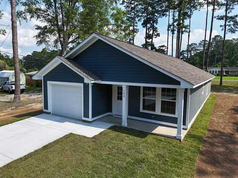102 Harrell Ave., Thomasville, GA 31792