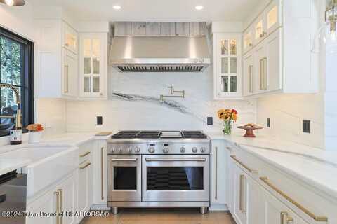 6900 W PAINTBRUSH Trail, Wilson, WY 83014