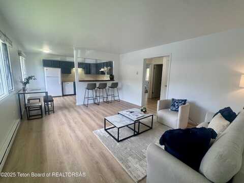 385 N GLENWOOD Street, Jackson, WY 83001