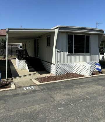 820 S Chinowth Road, Visalia, CA 93277