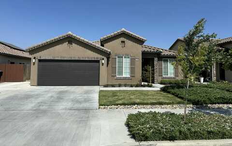 1002 S Crumal Street, Visalia, CA 93292