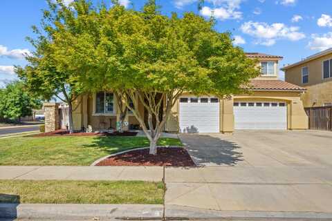 993 Pinewood Avenue, Sanger, CA 93657