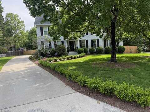 10 Hobbs Place, Greensboro, NC 27403