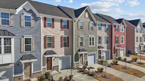 905 Arnold Place Drive, Fuquay Varina, NC 27526