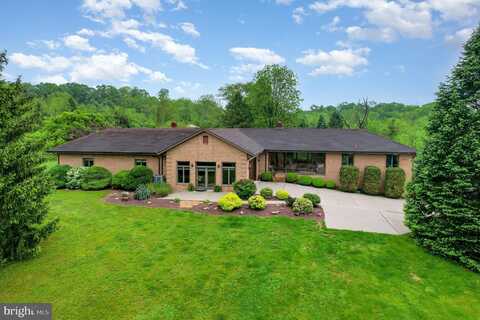 825 COMPTON DRIVE, HARRISBURG, PA 17112