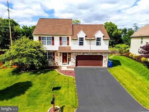 13 CARRIAGE DRIVE, MOUNTVILLE, PA 17554