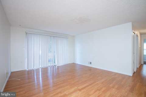 20 HOLLY COURT, HAMILTON, NJ 08619