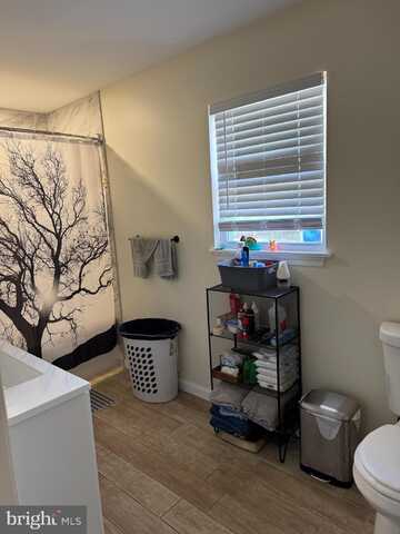 105 W OXFORD STREET, VINELAND, NJ 08360