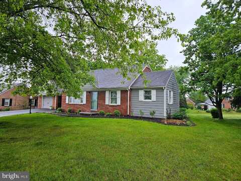 151 AMSLEY DRIVE, CHAMBERSBURG, PA 17202