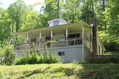 2967 Left Poor Valley Road, Pennington Gap, VA 24277