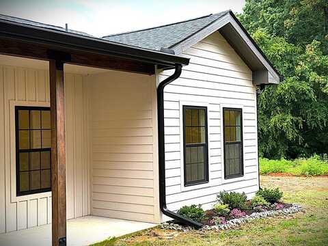 1146 Moodyville Loop, Byrdstown, TN 38549