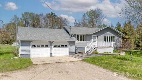 5940 27.5, Gladstone, MI 49837