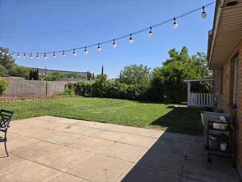 696 N PICTURESQUE DR, Saint George, UT 84770