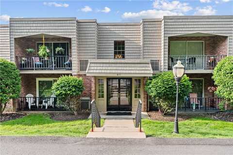 611 Calais Dr, McCandless, PA 15237