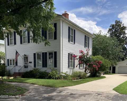 215 W Queen Street, Edenton, NC 27932