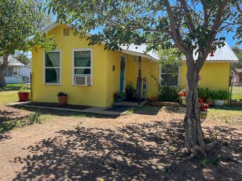 504 E 4th Street, Panhandle, TX 79068