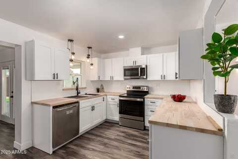 39 N MAPLE Street, Mesa, AZ 85205