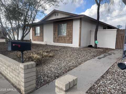 5220 W Mauna Loa Lane, Glendale, AZ 85306