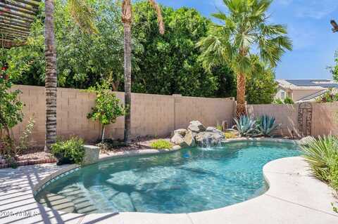 758 S LAGOON Drive, Gilbert, AZ 85233