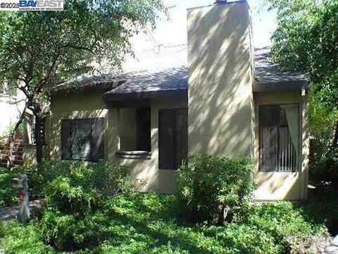 101 Chinaberry Ln, Alameda, CA 94502