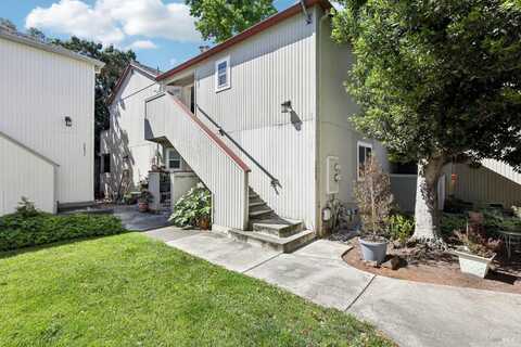 2633 Westberry Drive, Santa Rosa, CA 95403