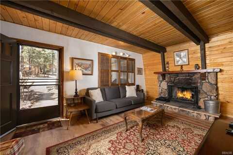 42554 Cedar Avenue, Big Bear Lake, CA 92315