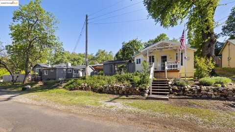 18447 Elm Avenue, Tuolumne, CA 95379