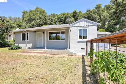 11244 Circle Dr, Jamestown, CA 95327