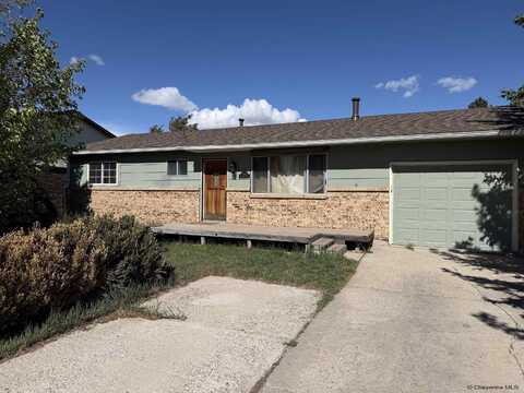 7403 WINDSOR BLVD, Cheyenne, WY 82009