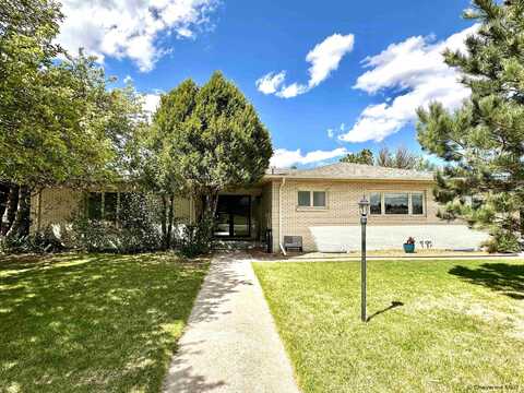 600 MANOR LN, Cheyenne, WY 82009