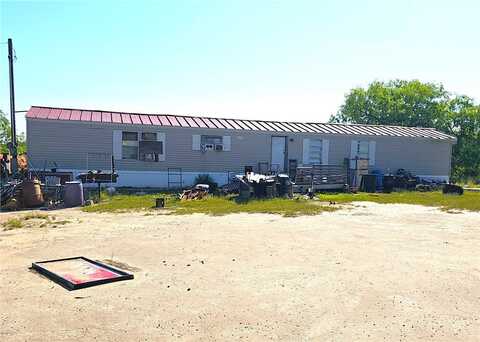 115 County Road 137, George West, TX 78022