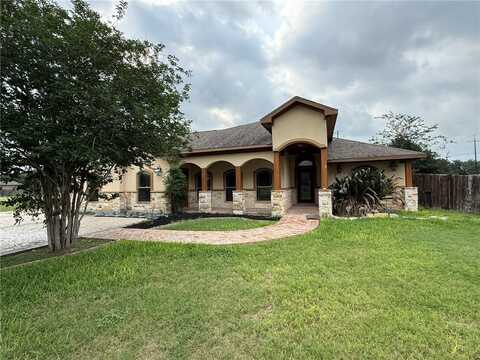 1596 Wildwood Trail Boulevard, Kingsville, TX 78363
