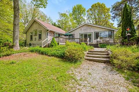 61 Bay Road, North Falmouth, MA 02556