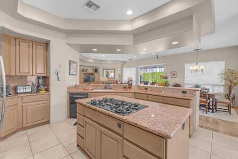 2 Mesquite Ridge Lane, Rancho Mirage, CA 92270