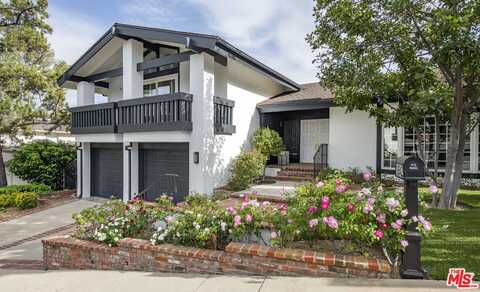 19542 Greenbriar Dr, Tarzana, CA 91356
