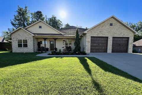 800 Oregon TRL, Boonville, MO 65233