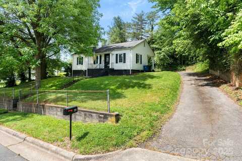 1211 11th Street NW, Hickory, NC 28601