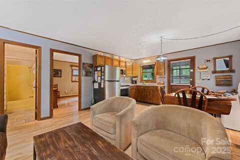 37 Sassafras Lane, Maggie Valley, NC 28751