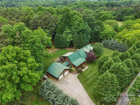 10583 Earnhardt Lake Road, Davidson, NC 28036