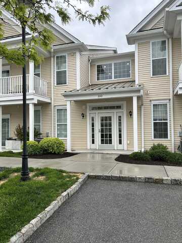 124 Center Meadow Lane, Danbury, CT 06810