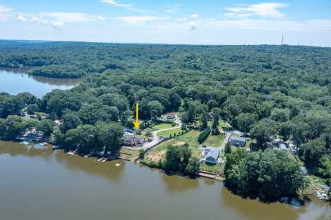 44 Laurel Point Drive, Montville, CT 06370