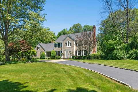 33 Fitch Lane, New Canaan, CT 06840