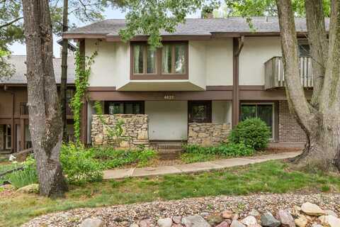 4633 Lockner Drive, Urbandale, IA 50322