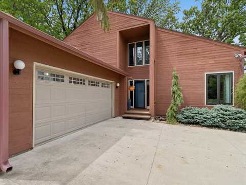 2900 Virginia Place, Des Moines, IA 50321